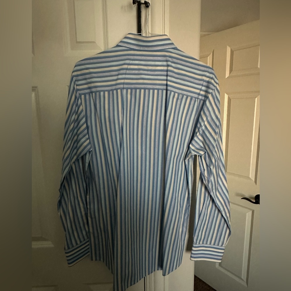 Men’s Formal Dress Shirt - Picture 3 of 3